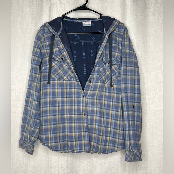 Columbia Tops - Columbia long sleeve button up w hood women’s large